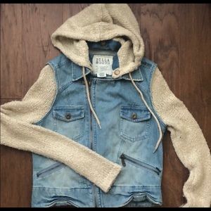 Billabong sweater sleeve denim zip jacket sz Small